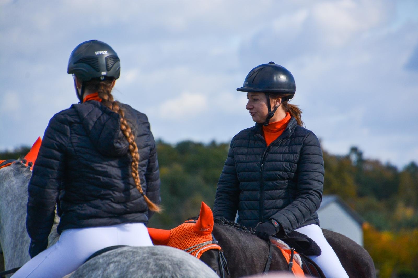 Zdjęcie w galerii na portalu naszraciborz.pl: Hubertus w Kornowacu – jeźdźcy, tradycja i dobra zabawa [FOTO i WIDEO] wiadomości z regionu