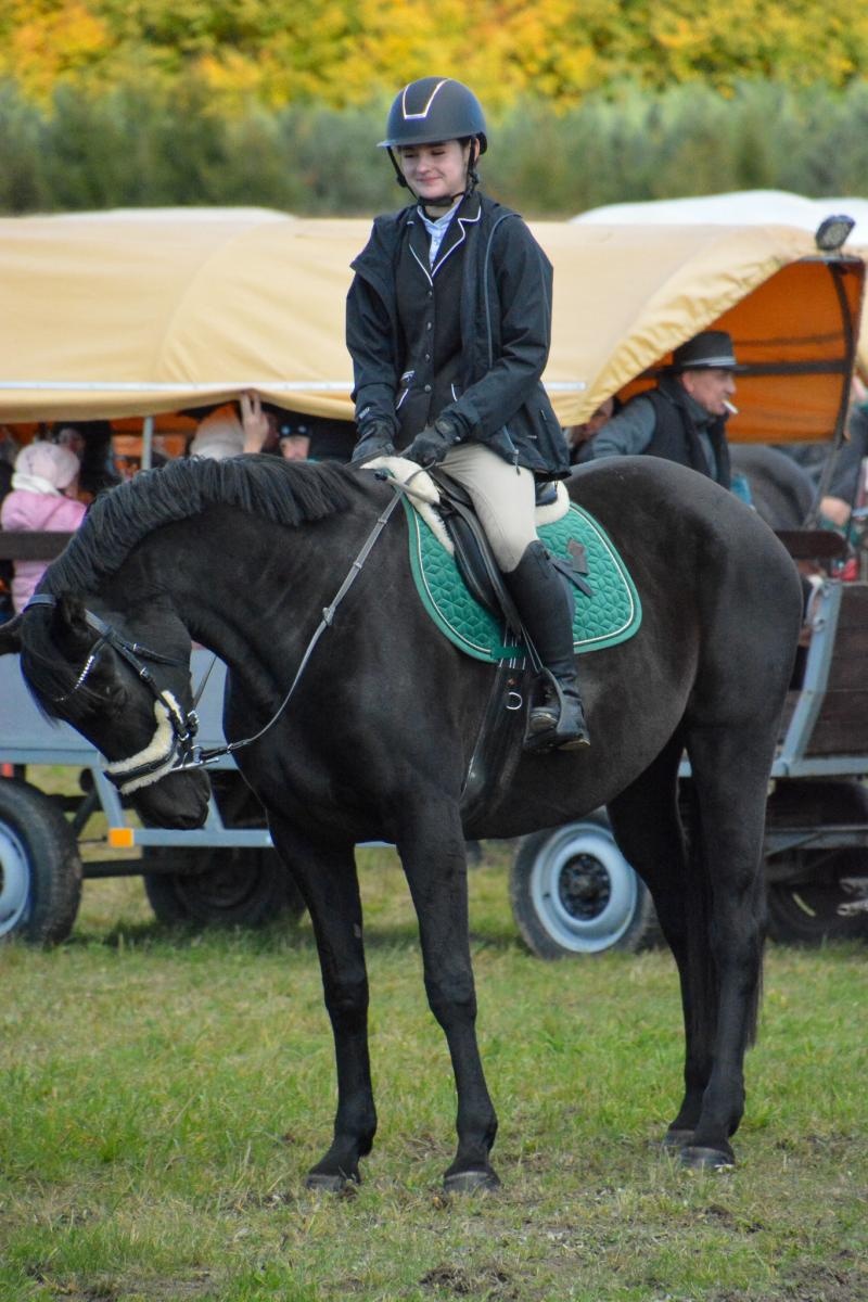 Zdjęcie w galerii na portalu naszraciborz.pl: Hubertus w Kornowacu – jeźdźcy, tradycja i dobra zabawa [FOTO i WIDEO] wiadomości z regionu