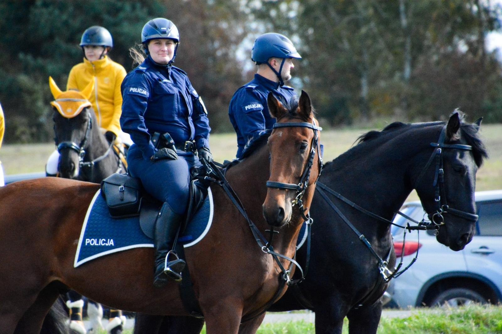 Zdjęcie w galerii na portalu naszraciborz.pl: Hubertus w Kornowacu – jeźdźcy, tradycja i dobra zabawa [FOTO i WIDEO] wiadomości z regionu