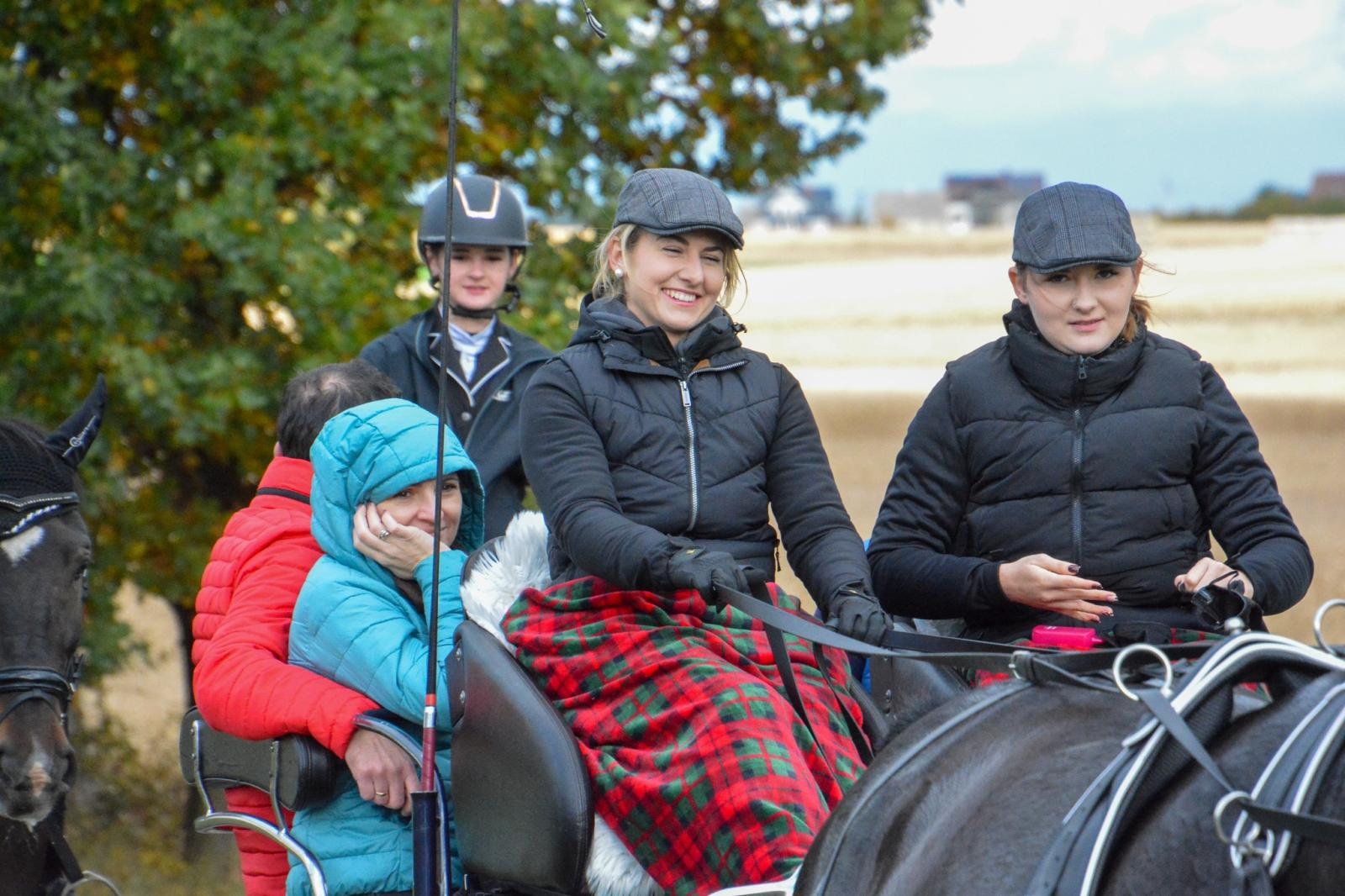 Zdjęcie w galerii na portalu naszraciborz.pl: Hubertus w Kornowacu – jeźdźcy, tradycja i dobra zabawa [FOTO i WIDEO] wiadomości z regionu