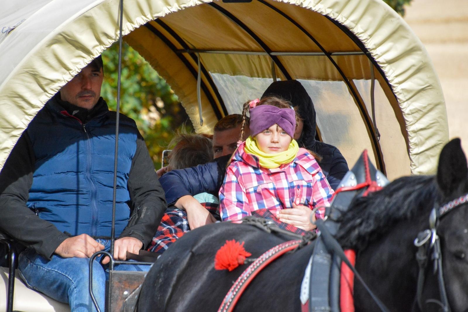 Zdjęcie w galerii na portalu naszraciborz.pl: Hubertus w Kornowacu – jeźdźcy, tradycja i dobra zabawa [FOTO i WIDEO] wiadomości z regionu