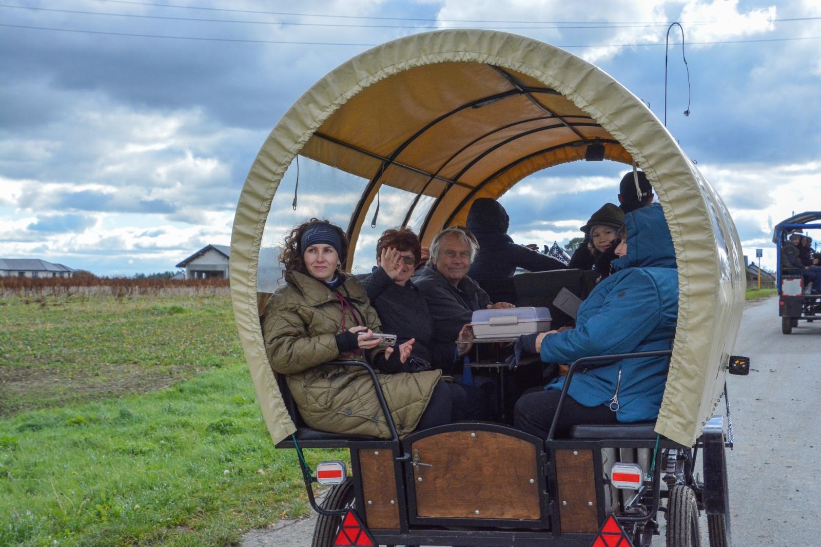 Zdjęcie w galerii na portalu naszraciborz.pl: Hubertus w Kornowacu – jeźdźcy, tradycja i dobra zabawa [FOTO i WIDEO] wiadomości z regionu