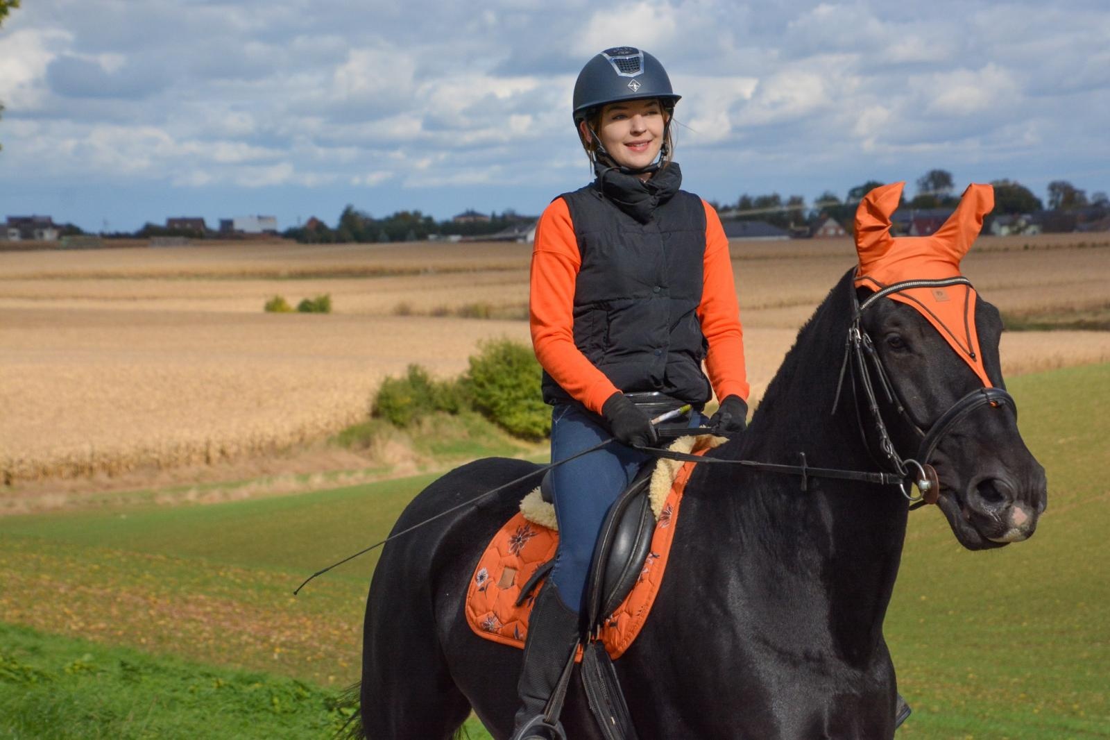 Zdjęcie w galerii na portalu naszraciborz.pl: Hubertus w Kornowacu – jeźdźcy, tradycja i dobra zabawa [FOTO i WIDEO] wiadomości z regionu