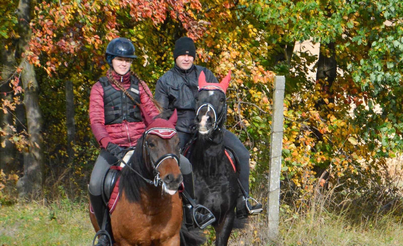 Zdjęcie w galerii na portalu naszraciborz.pl: Hubertus w Kornowacu – jeźdźcy, tradycja i dobra zabawa [FOTO i WIDEO] wiadomości z regionu