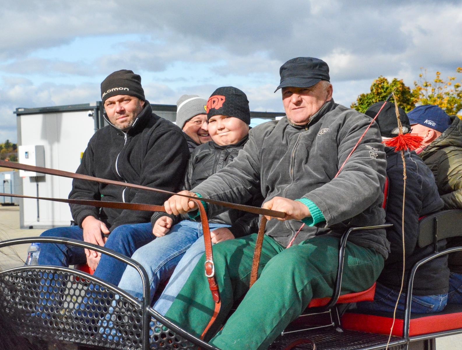Zdjęcie w galerii na portalu naszraciborz.pl: Hubertus w Kornowacu – jeźdźcy, tradycja i dobra zabawa [FOTO i WIDEO] wiadomości z regionu