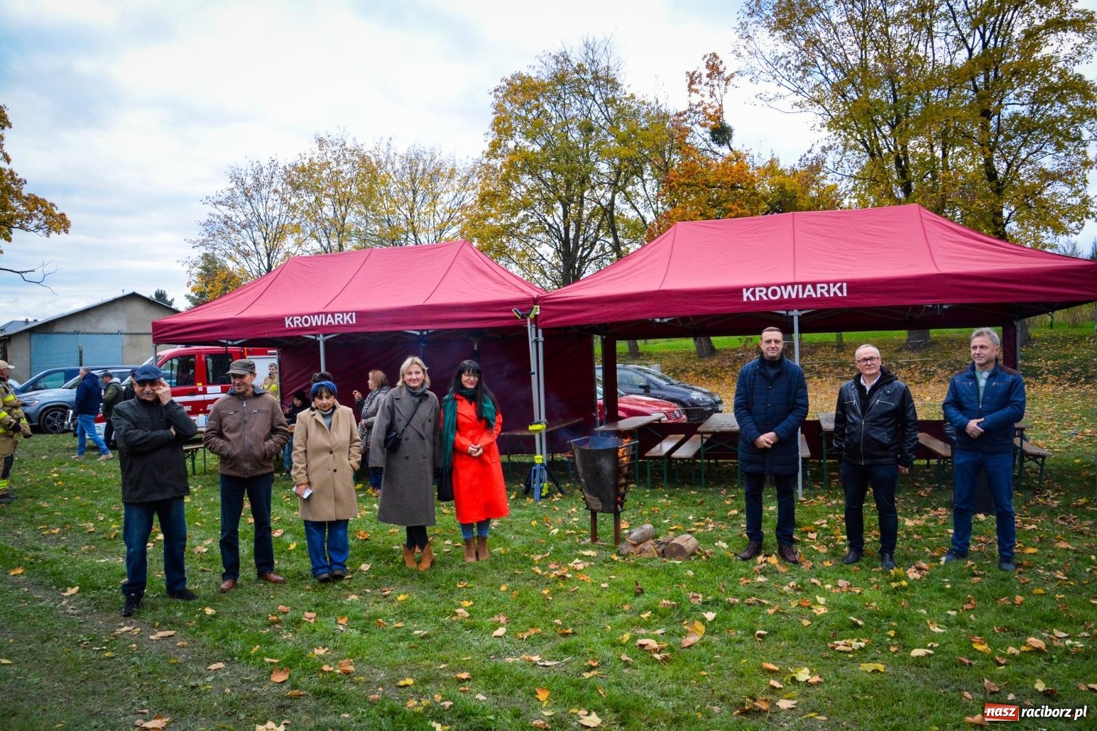 Zdjęcie w galerii na portalu naszraciborz.pl: Żeglarska Jesień w Krowiarkach. Na stawie przy pałacu otwarto molo, pierwsze w powiecie wiadomości z regionu