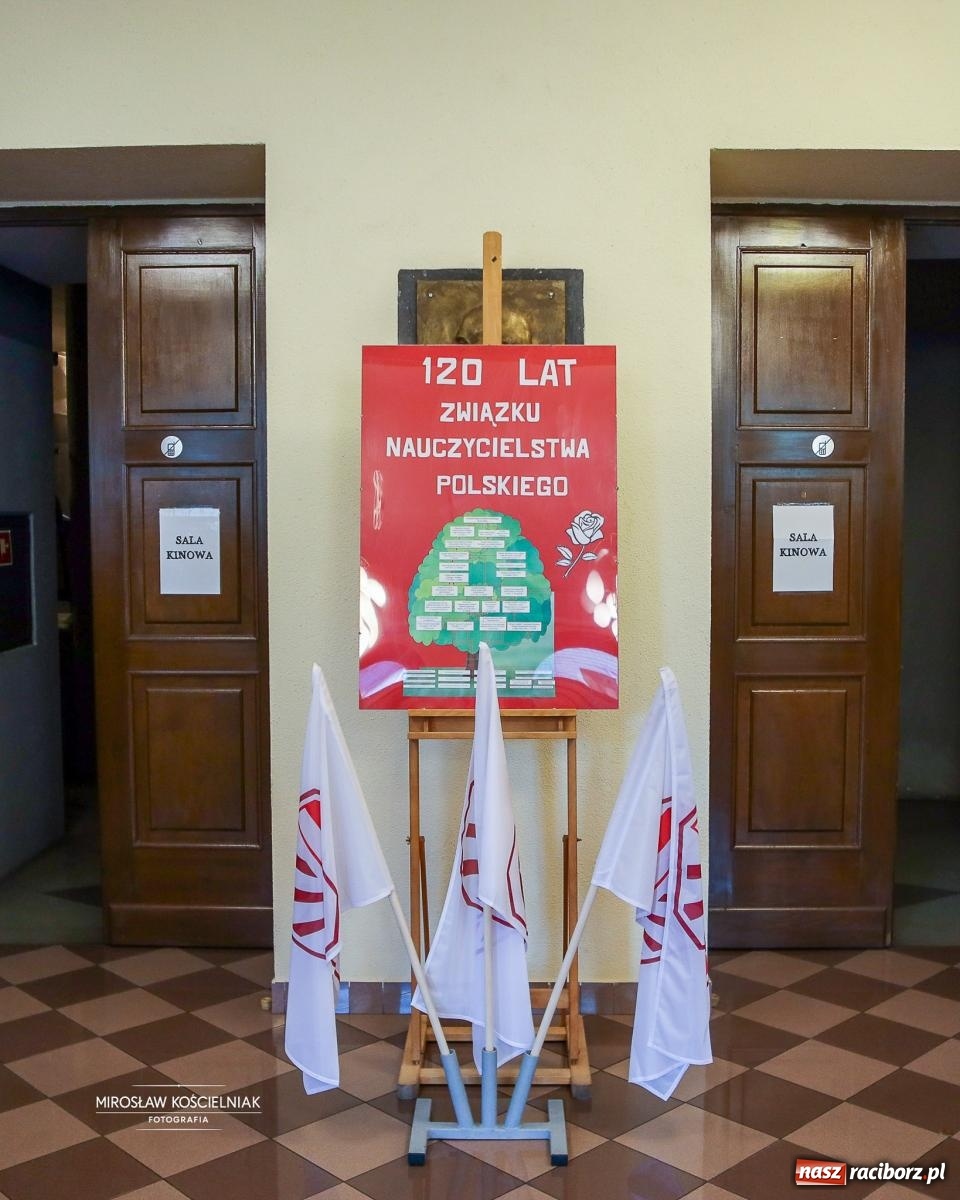 Zdjęcie w galerii na portalu naszraciborz.pl: 120 lat ZNP i 80 lat działalności w Raciborzu. Uroczysty Dzień Związkowca w Strzesze [FOTO] wiadomości z regionu