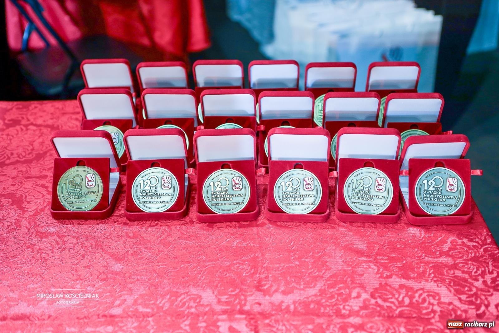 Zdjęcie w galerii na portalu naszraciborz.pl: 120 lat ZNP i 80 lat działalności w Raciborzu. Uroczysty Dzień Związkowca w Strzesze [FOTO] wiadomości z regionu