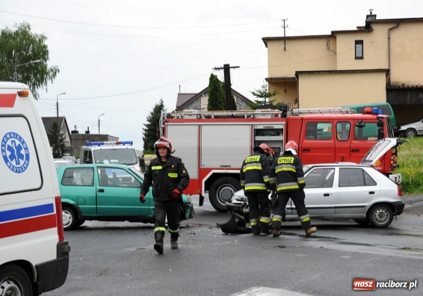 Zdjęcie w galerii na portalu naszraciborz.pl: Kierowca skody nie wyrobił na zakręcie wiadomości z regionu