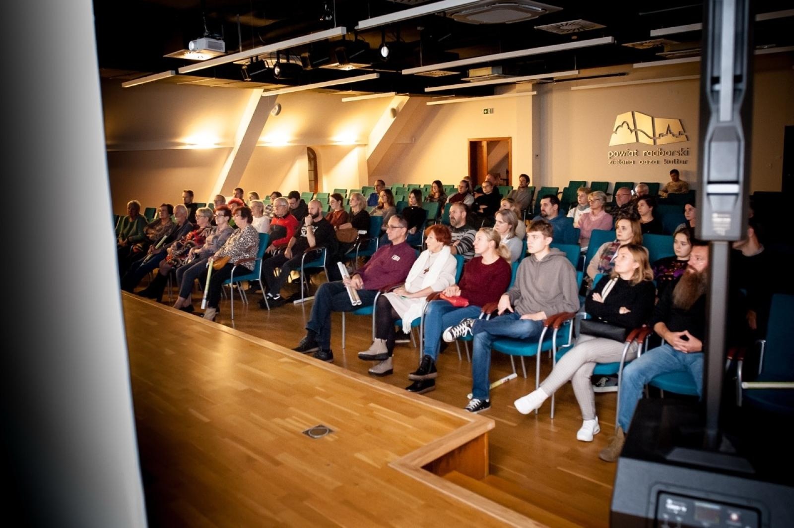 Zdjęcie w galerii na portalu naszraciborz.pl: Na tropie raciborskich masonów. Historyczny wieczór w raciborskim ośrodku dla niesłyszących [FOTO] wiadomości z regionu