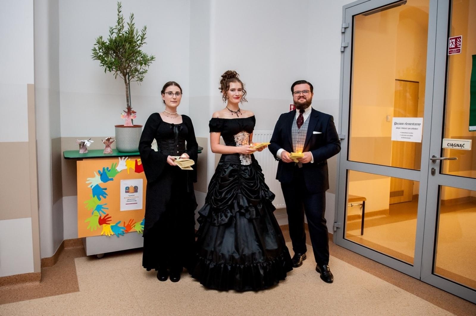 Zdjęcie w galerii na portalu naszraciborz.pl: Na tropie raciborskich masonów. Historyczny wieczór w raciborskim ośrodku dla niesłyszących [FOTO] wiadomości z regionu