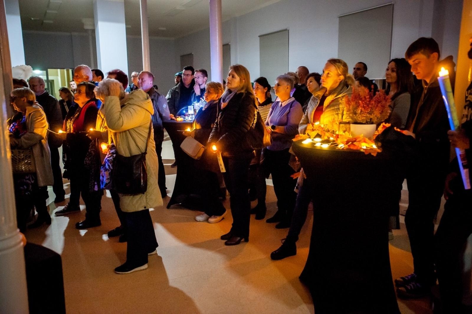 Zdjęcie w galerii na portalu naszraciborz.pl: Na tropie raciborskich masonów. Historyczny wieczór w raciborskim ośrodku dla niesłyszących [FOTO] wiadomości z regionu