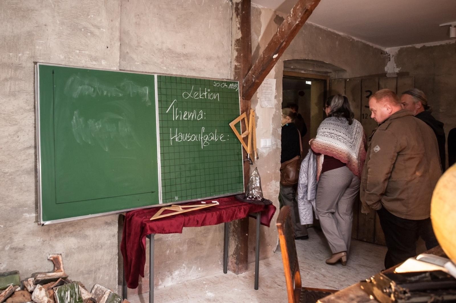 Zdjęcie w galerii na portalu naszraciborz.pl: Na tropie raciborskich masonów. Historyczny wieczór w raciborskim ośrodku dla niesłyszących [FOTO] wiadomości z regionu