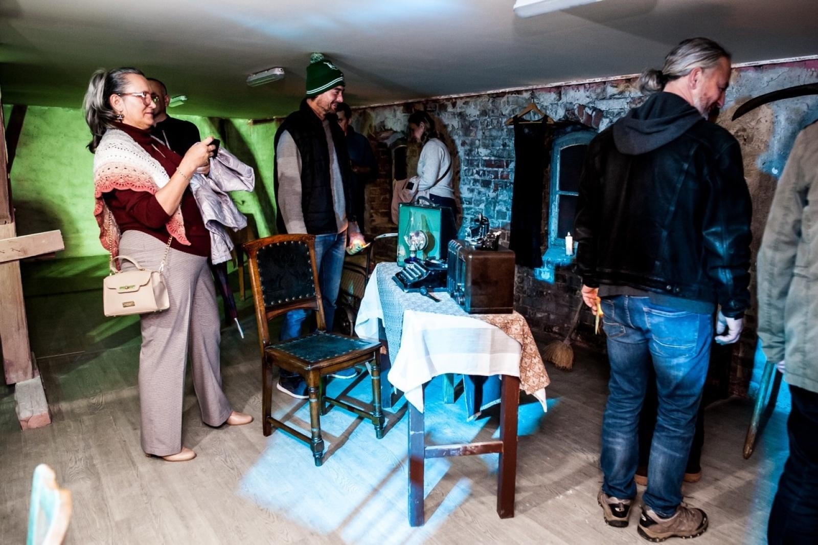 Zdjęcie w galerii na portalu naszraciborz.pl: Na tropie raciborskich masonów. Historyczny wieczór w raciborskim ośrodku dla niesłyszących [FOTO] wiadomości z regionu