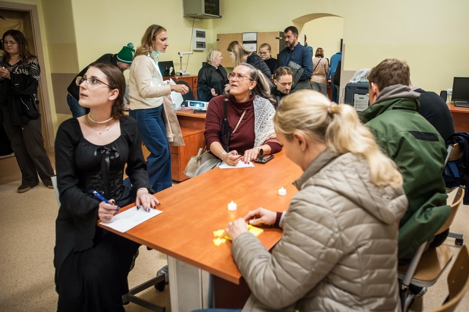 Zdjęcie w galerii na portalu naszraciborz.pl: Na tropie raciborskich masonów. Historyczny wieczór w raciborskim ośrodku dla niesłyszących [FOTO] wiadomości z regionu