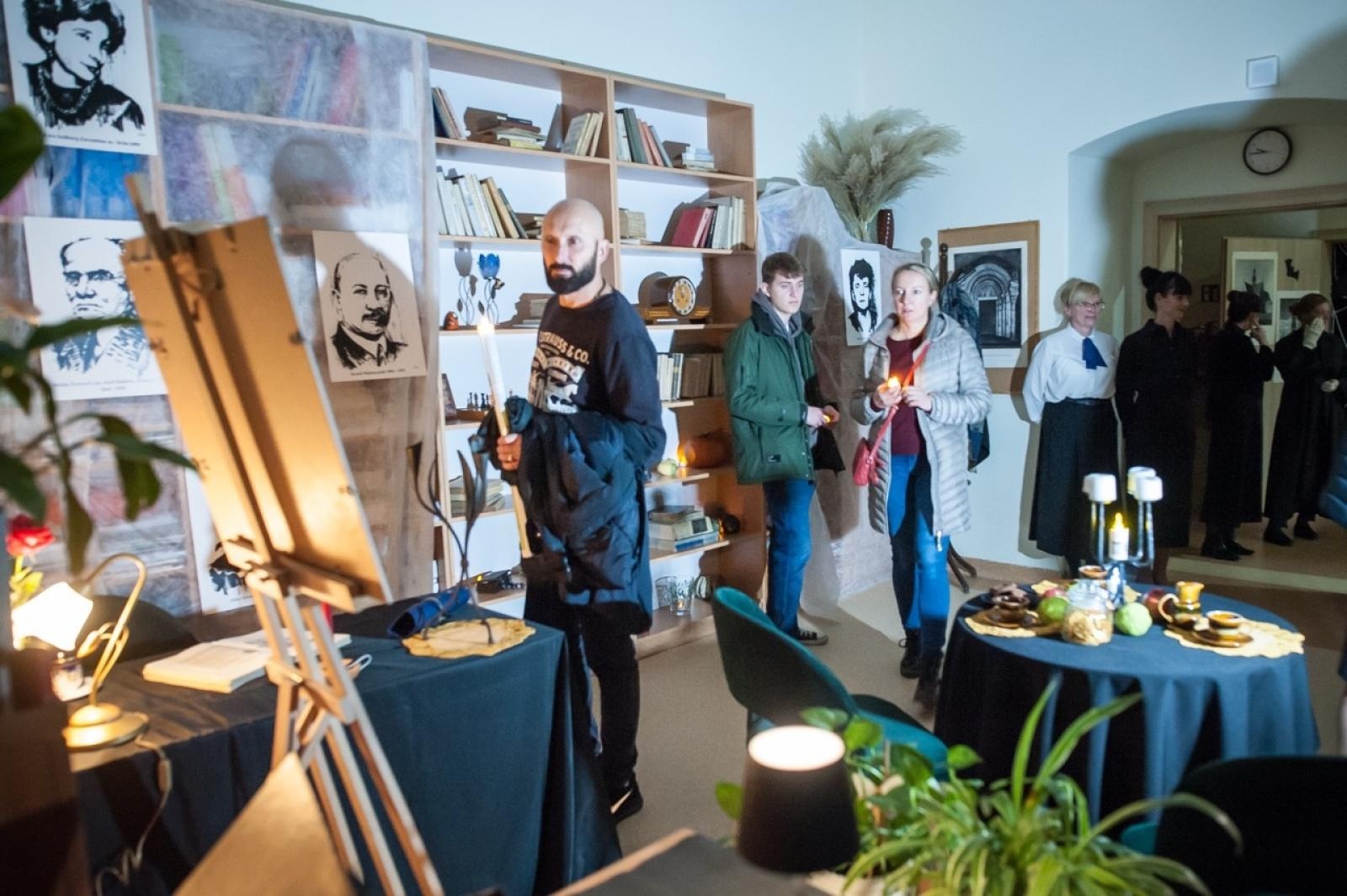 Zdjęcie w galerii na portalu naszraciborz.pl: Na tropie raciborskich masonów. Historyczny wieczór w raciborskim ośrodku dla niesłyszących [FOTO] wiadomości z regionu