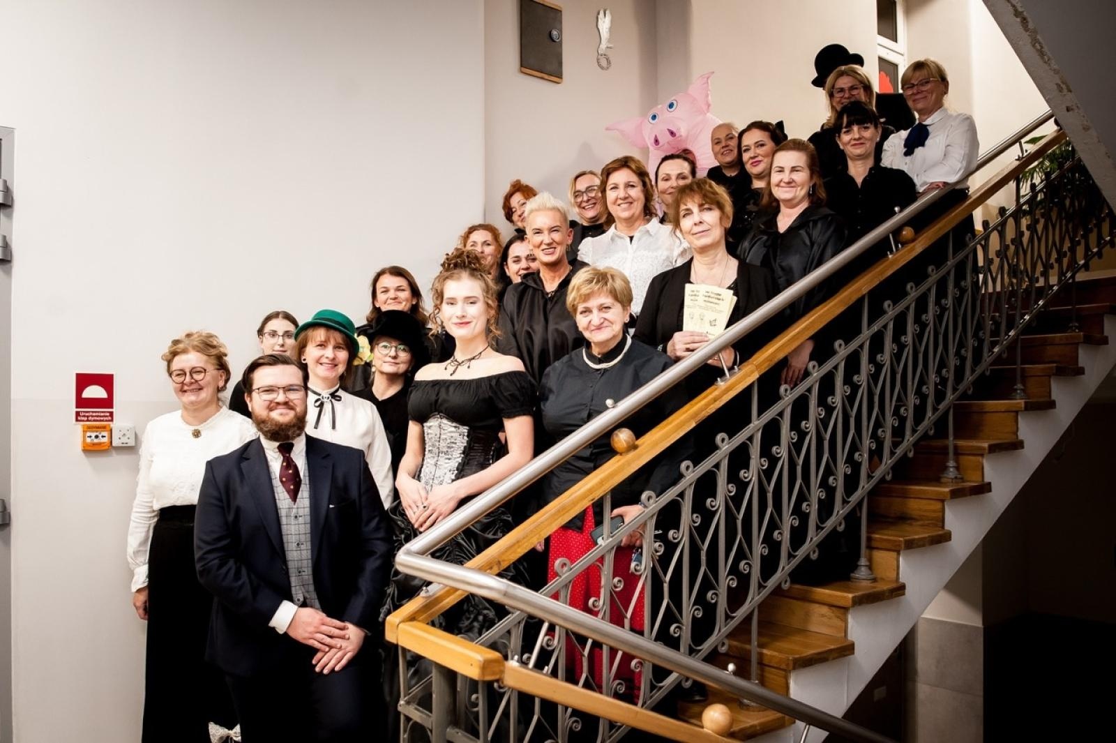 Zdjęcie w galerii na portalu naszraciborz.pl: Na tropie raciborskich masonów. Historyczny wieczór w raciborskim ośrodku dla niesłyszących [FOTO] wiadomości z regionu