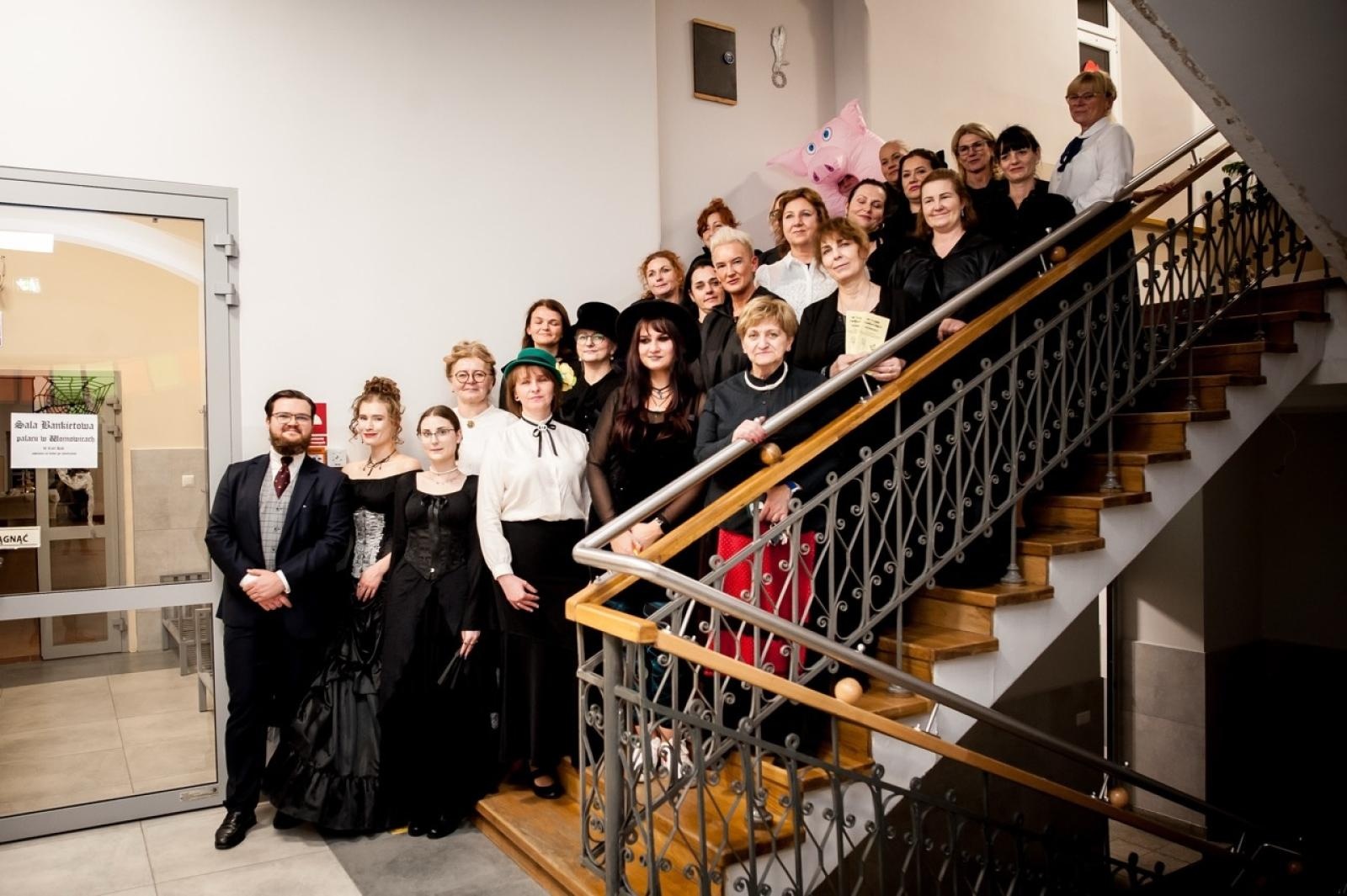 Zdjęcie w galerii na portalu naszraciborz.pl: Na tropie raciborskich masonów. Historyczny wieczór w raciborskim ośrodku dla niesłyszących [FOTO] wiadomości z regionu