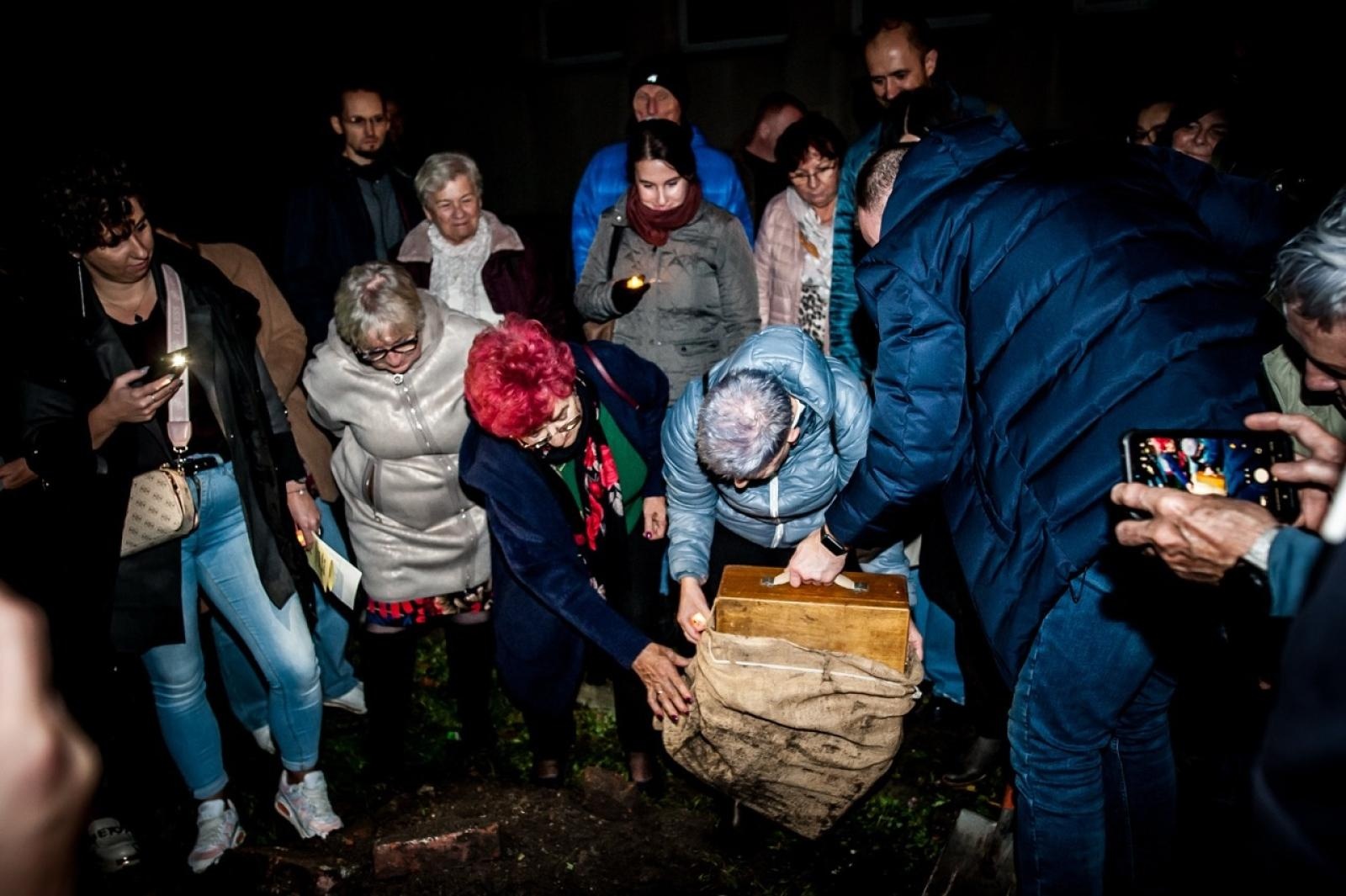 Zdjęcie w galerii na portalu naszraciborz.pl: Na tropie raciborskich masonów. Historyczny wieczór w raciborskim ośrodku dla niesłyszących [FOTO] wiadomości z regionu