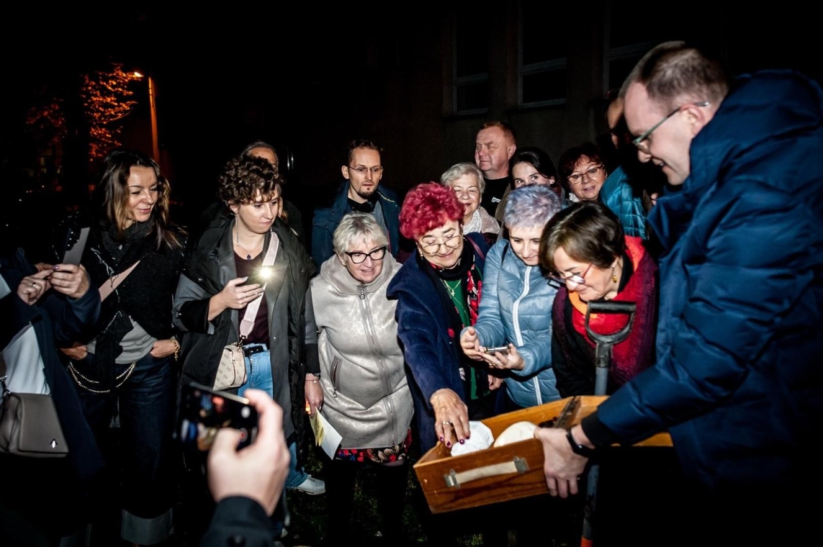 Zdjęcie w galerii na portalu naszraciborz.pl: Na tropie raciborskich masonów. Historyczny wieczór w raciborskim ośrodku dla niesłyszących [FOTO] wiadomości z regionu