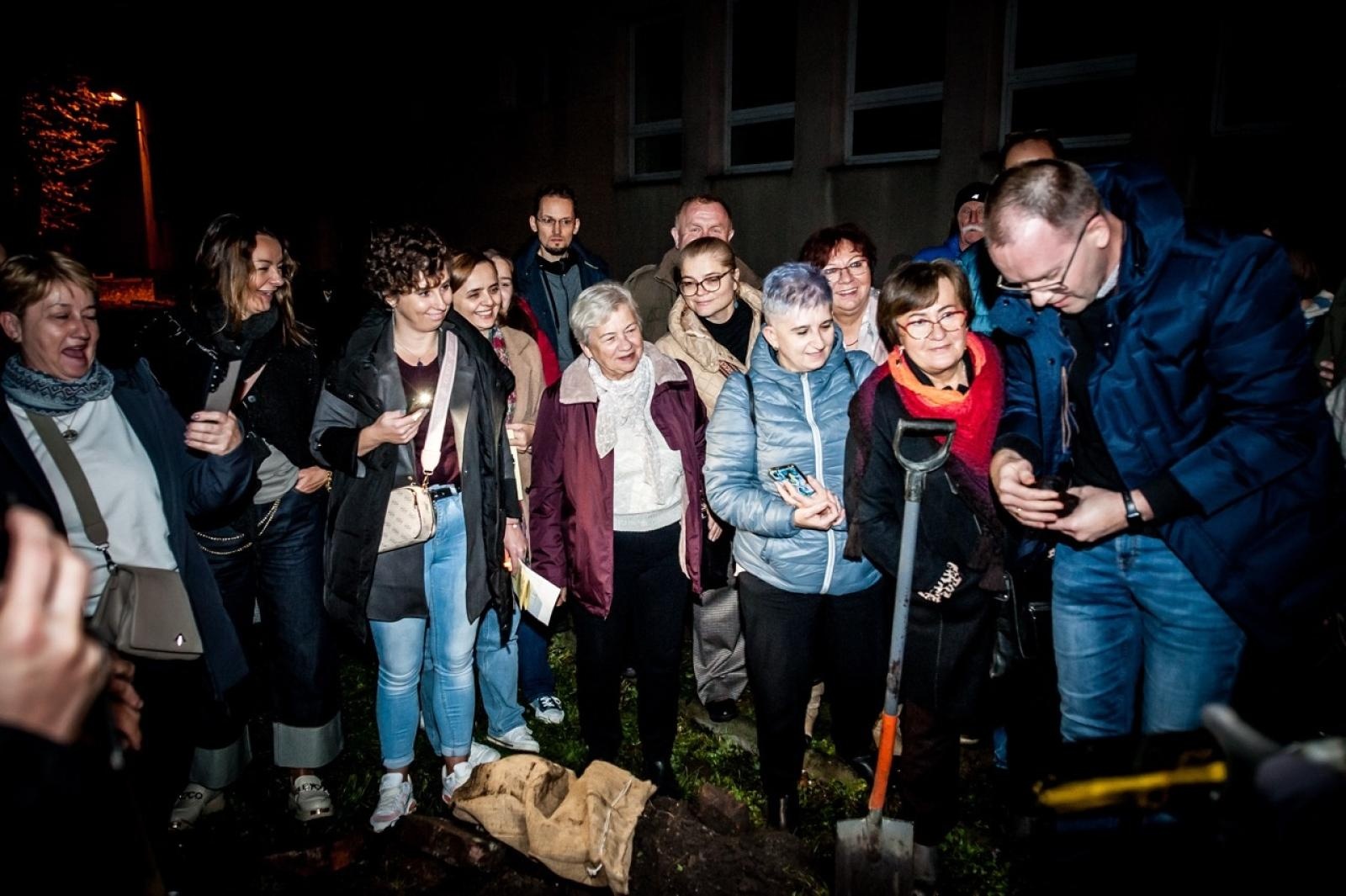 Zdjęcie w galerii na portalu naszraciborz.pl: Na tropie raciborskich masonów. Historyczny wieczór w raciborskim ośrodku dla niesłyszących [FOTO] wiadomości z regionu