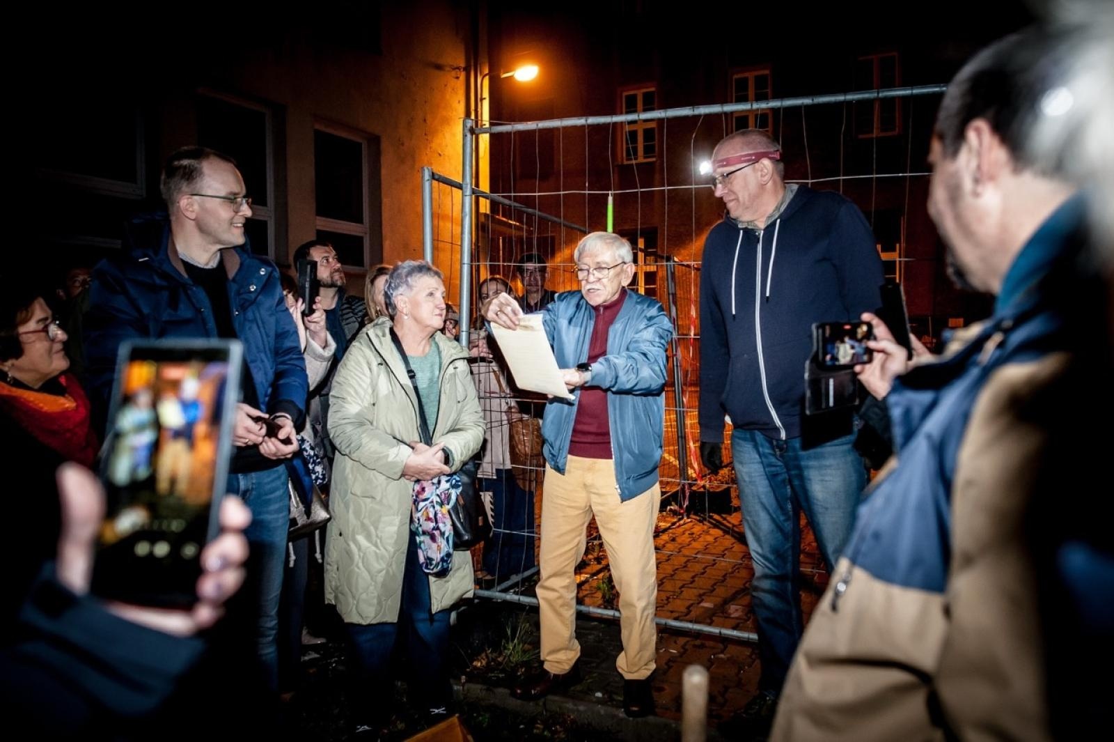 Zdjęcie w galerii na portalu naszraciborz.pl: Na tropie raciborskich masonów. Historyczny wieczór w raciborskim ośrodku dla niesłyszących [FOTO] wiadomości z regionu