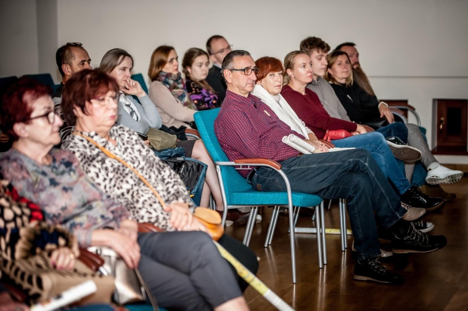 Zdjęcie w galerii na portalu naszraciborz.pl: Na tropie raciborskich masonów. Historyczny wieczór w raciborskim ośrodku dla niesłyszących [FOTO] wiadomości z regionu
