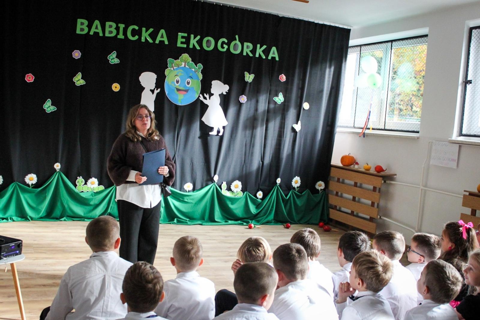 Zdjęcie w galerii na portalu naszraciborz.pl: Zielona lekcja w plenerze. Otwarto Ekopracownię pod chmurką w Babicach wiadomości z regionu