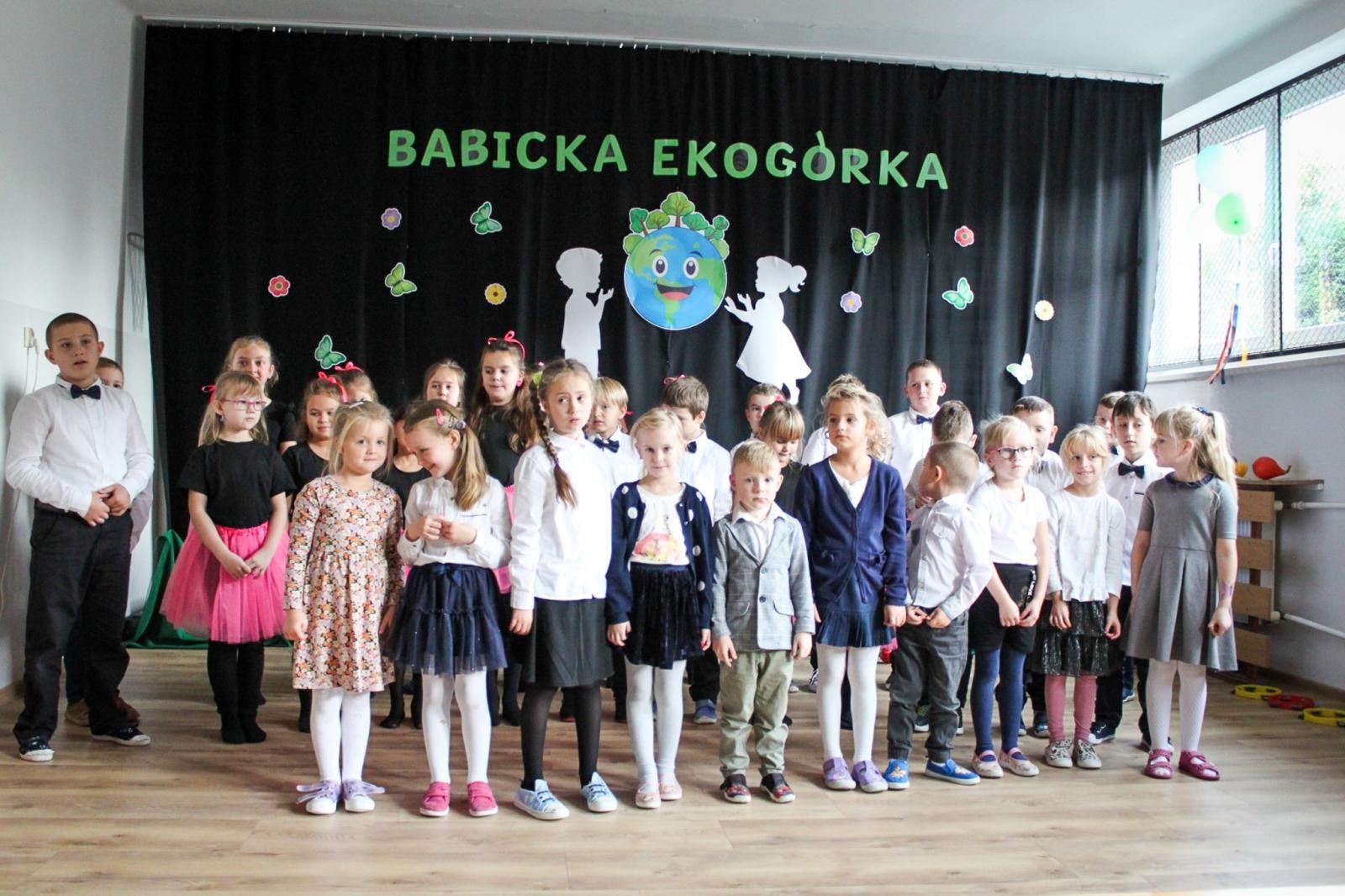 Zdjęcie w galerii na portalu naszraciborz.pl: Zielona lekcja w plenerze. Otwarto Ekopracownię pod chmurką w Babicach wiadomości z regionu