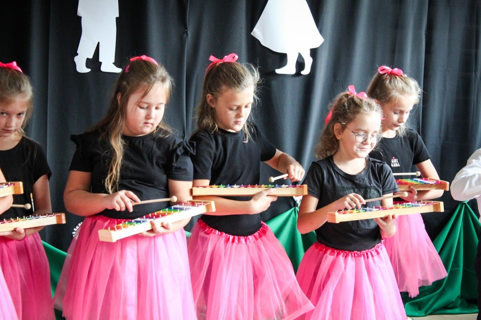 Zdjęcie w galerii na portalu naszraciborz.pl: Zielona lekcja w plenerze. Otwarto Ekopracownię pod chmurką w Babicach wiadomości z regionu