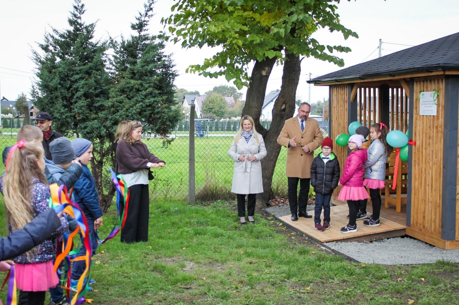 Zdjęcie w galerii na portalu naszraciborz.pl: Zielona lekcja w plenerze. Otwarto Ekopracownię pod chmurką w Babicach wiadomości z regionu