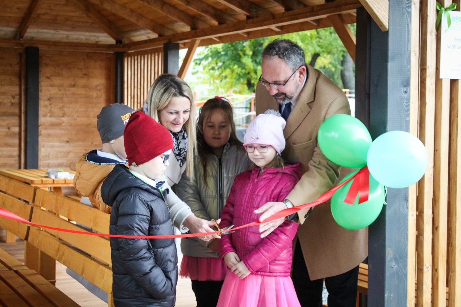 Zdjęcie w galerii na portalu naszraciborz.pl: Zielona lekcja w plenerze. Otwarto Ekopracownię pod chmurką w Babicach wiadomości z regionu