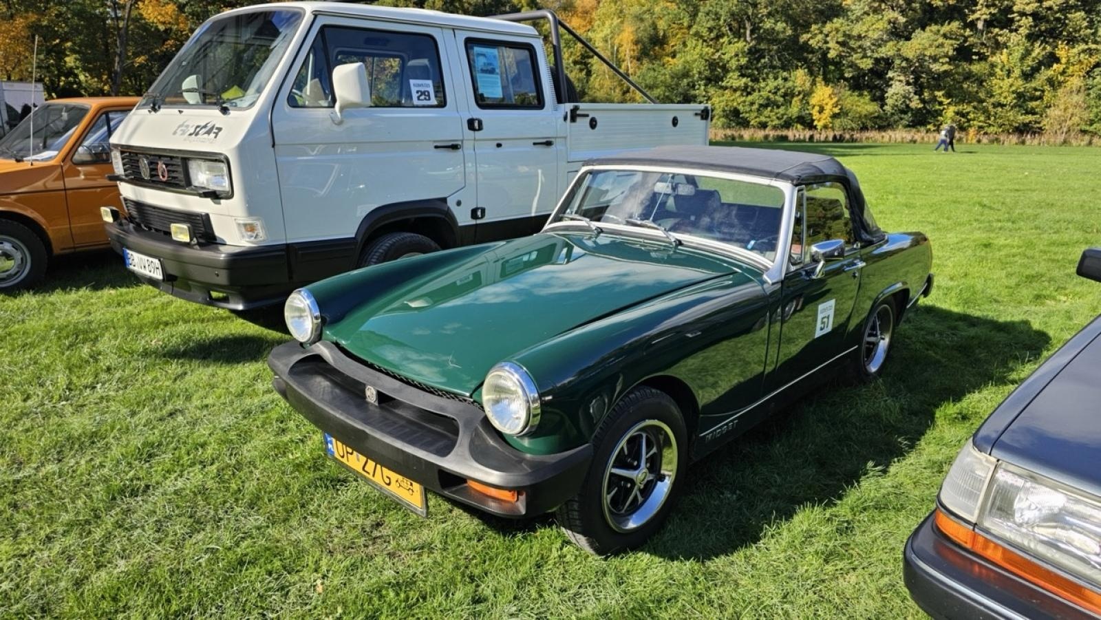 Zdjęcie w galerii na portalu naszraciborz.pl: Smaki i motoryzacyjne emocje w Mosznej. V Rajd Hubertus Classic połączył pasję do klasyki z tradycją jeździecką wiadomości z regionu