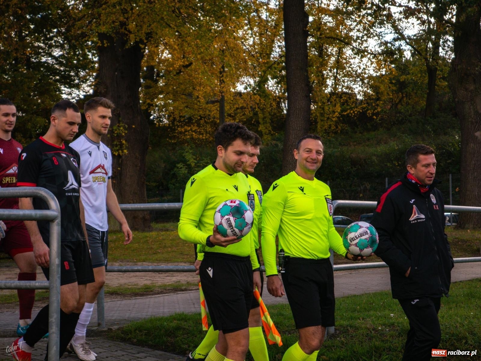 Zdjęcie w galerii na portalu naszraciborz.pl: Nerwowo i czerwono w starciu Nędzy z Borowikiem [FOTO] wiadomości z regionu