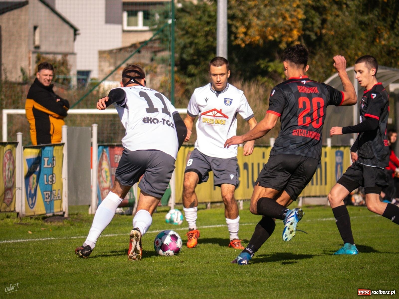 Zdjęcie w galerii na portalu naszraciborz.pl: Nerwowo i czerwono w starciu Nędzy z Borowikiem [FOTO] wiadomości z regionu