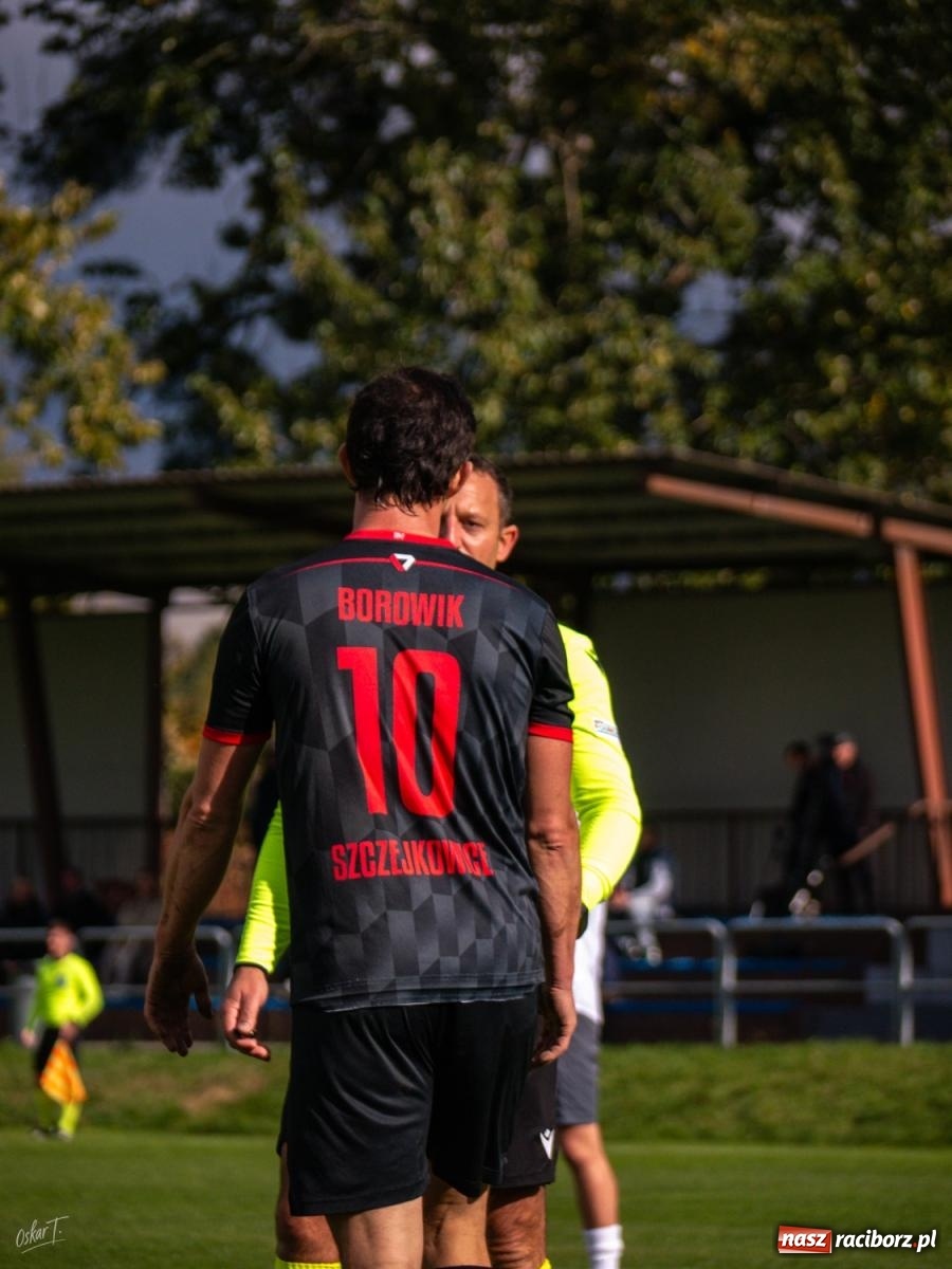 Zdjęcie w galerii na portalu naszraciborz.pl: Nerwowo i czerwono w starciu Nędzy z Borowikiem [FOTO] wiadomości z regionu