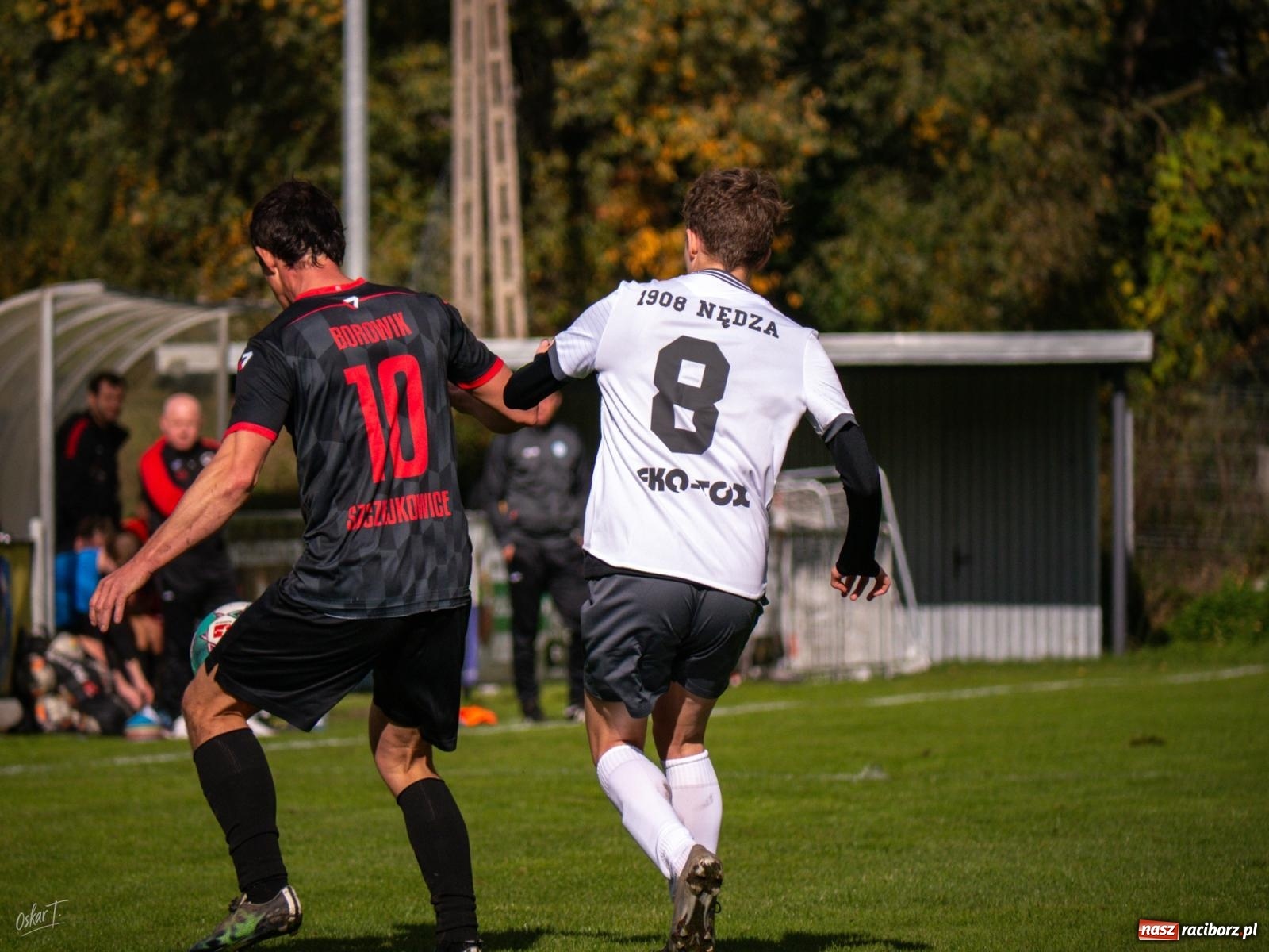 Zdjęcie w galerii na portalu naszraciborz.pl: Nerwowo i czerwono w starciu Nędzy z Borowikiem [FOTO] wiadomości z regionu