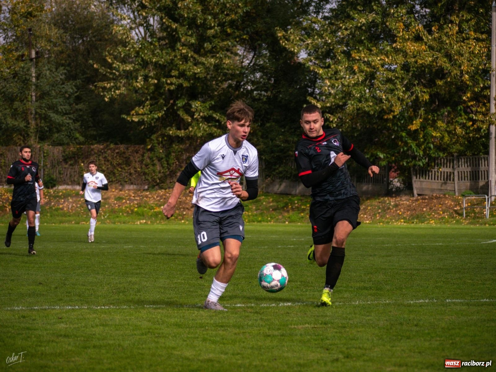 Zdjęcie w galerii na portalu naszraciborz.pl: Nerwowo i czerwono w starciu Nędzy z Borowikiem [FOTO] wiadomości z regionu