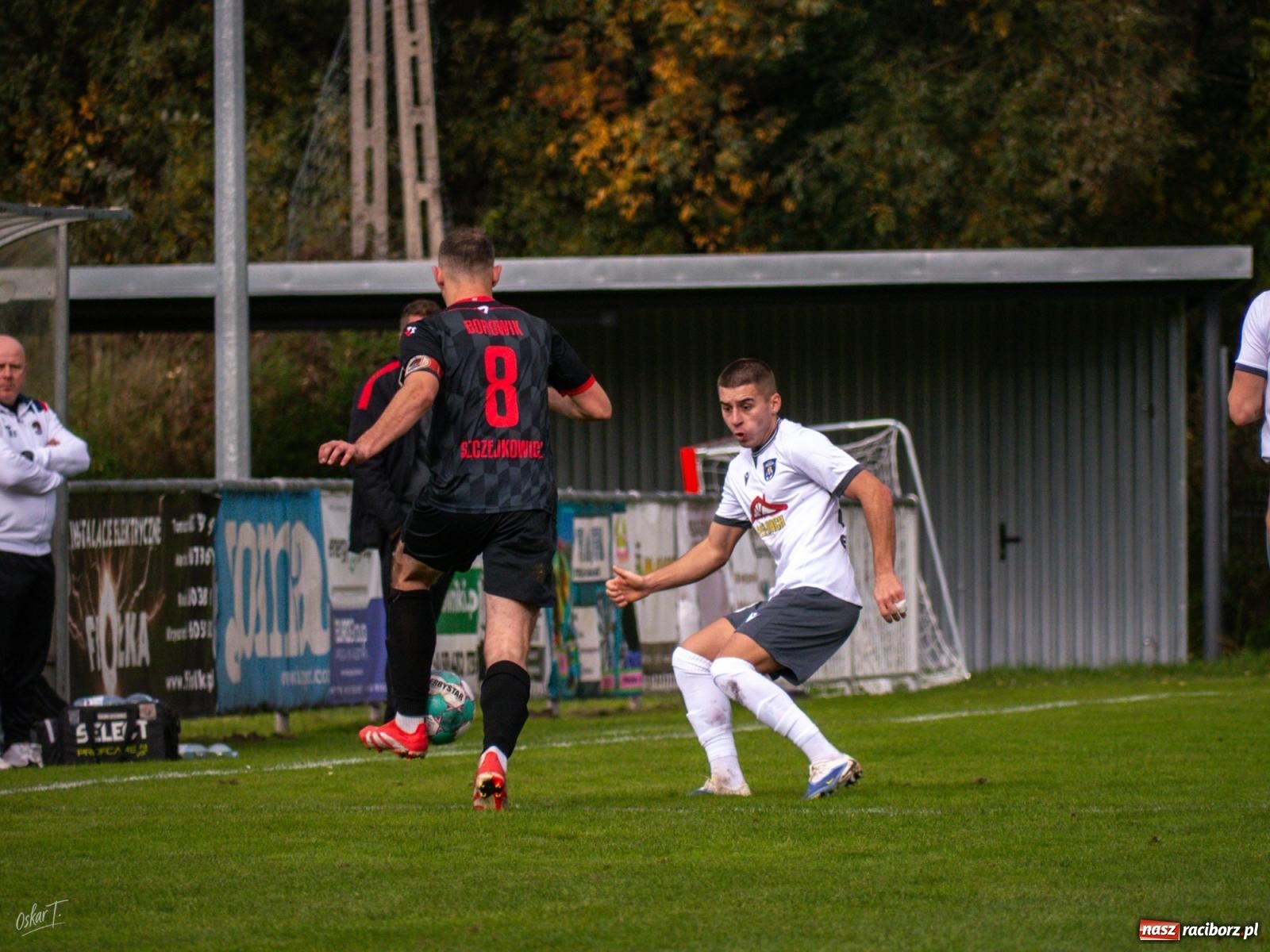 Zdjęcie w galerii na portalu naszraciborz.pl: Nerwowo i czerwono w starciu Nędzy z Borowikiem [FOTO] wiadomości z regionu
