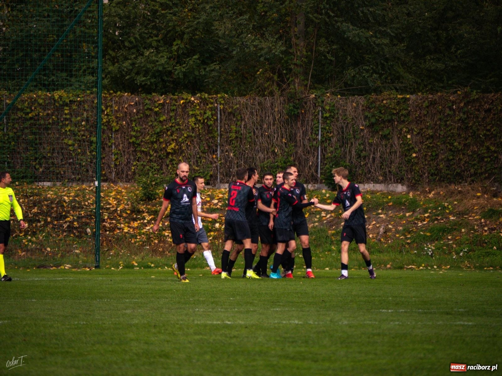 Zdjęcie w galerii na portalu naszraciborz.pl: Nerwowo i czerwono w starciu Nędzy z Borowikiem [FOTO] wiadomości z regionu
