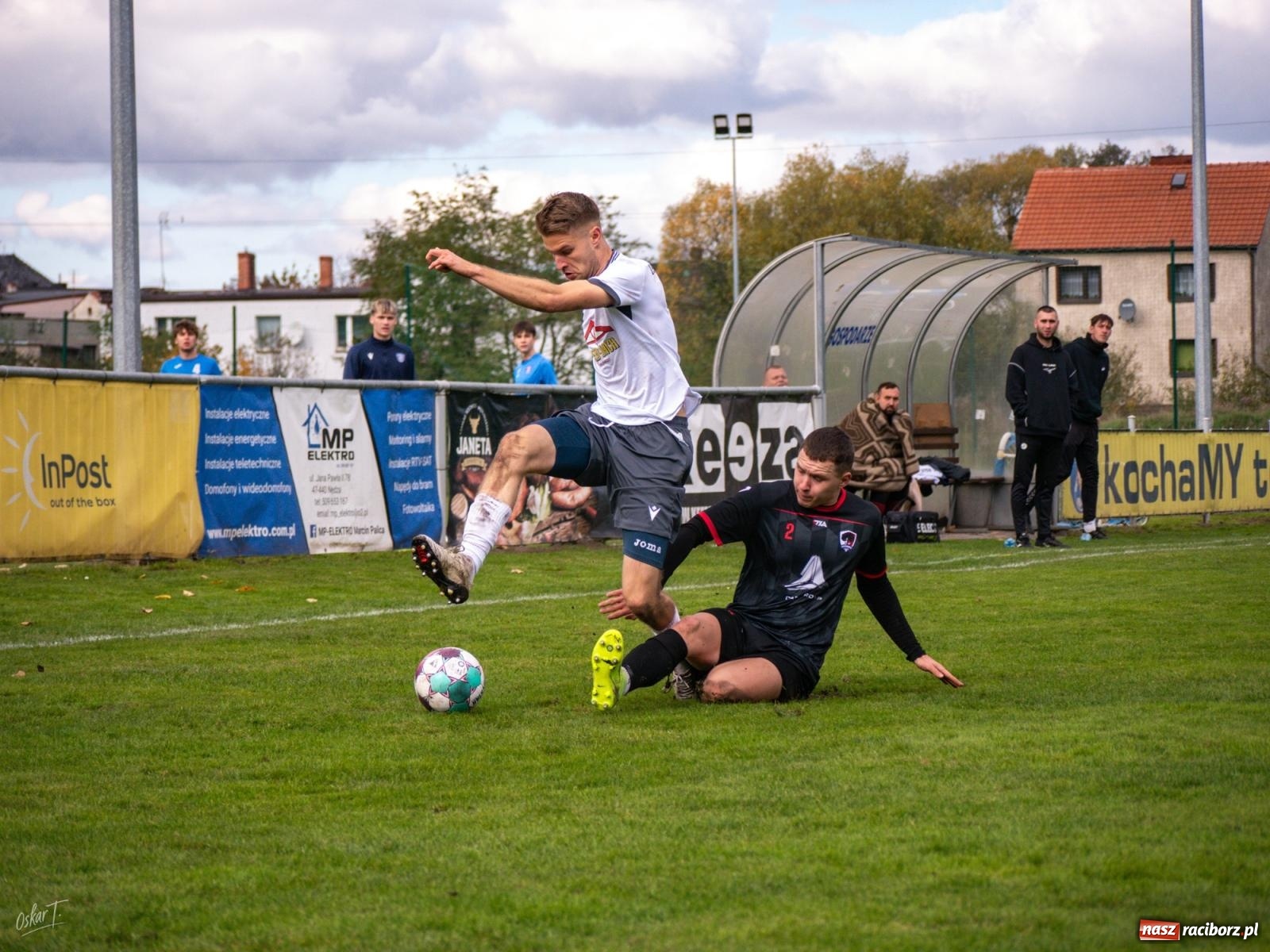 Zdjęcie w galerii na portalu naszraciborz.pl: Nerwowo i czerwono w starciu Nędzy z Borowikiem [FOTO] wiadomości z regionu