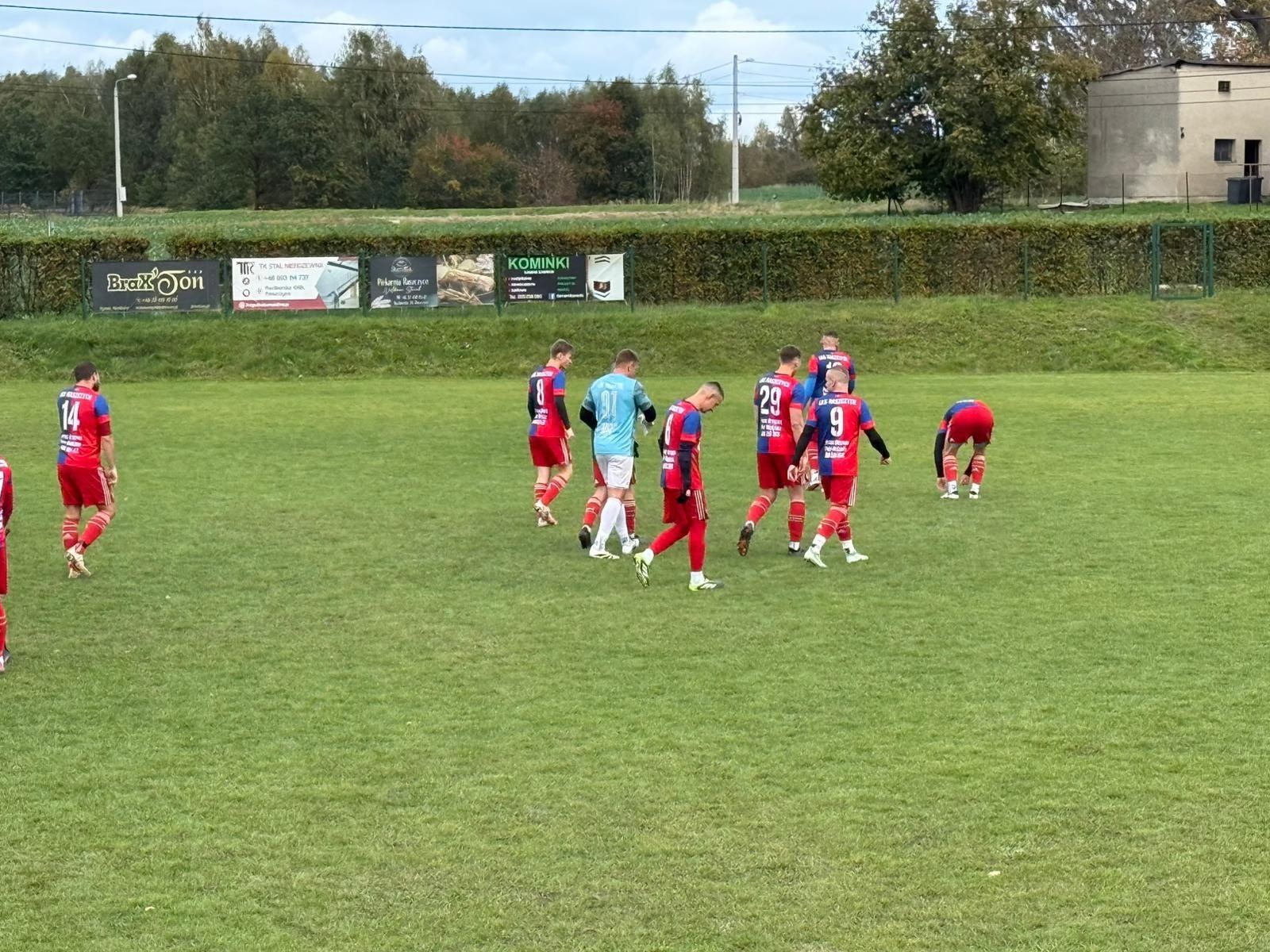 Zdjęcie w galerii na portalu naszraciborz.pl: Twierdza nie do zdobycia. Kolejna wygrana LKS Brax-Ton Raszczyce wiadomości z regionu