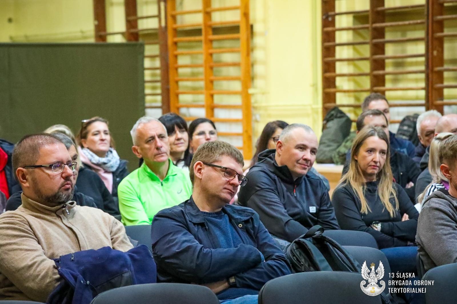 Zdjęcie w galerii na portalu naszraciborz.pl: Kuźnia Raciborska: śląscy urzędnicy pod okiem żołnierzy 13. ŚBOT wiadomości z regionu