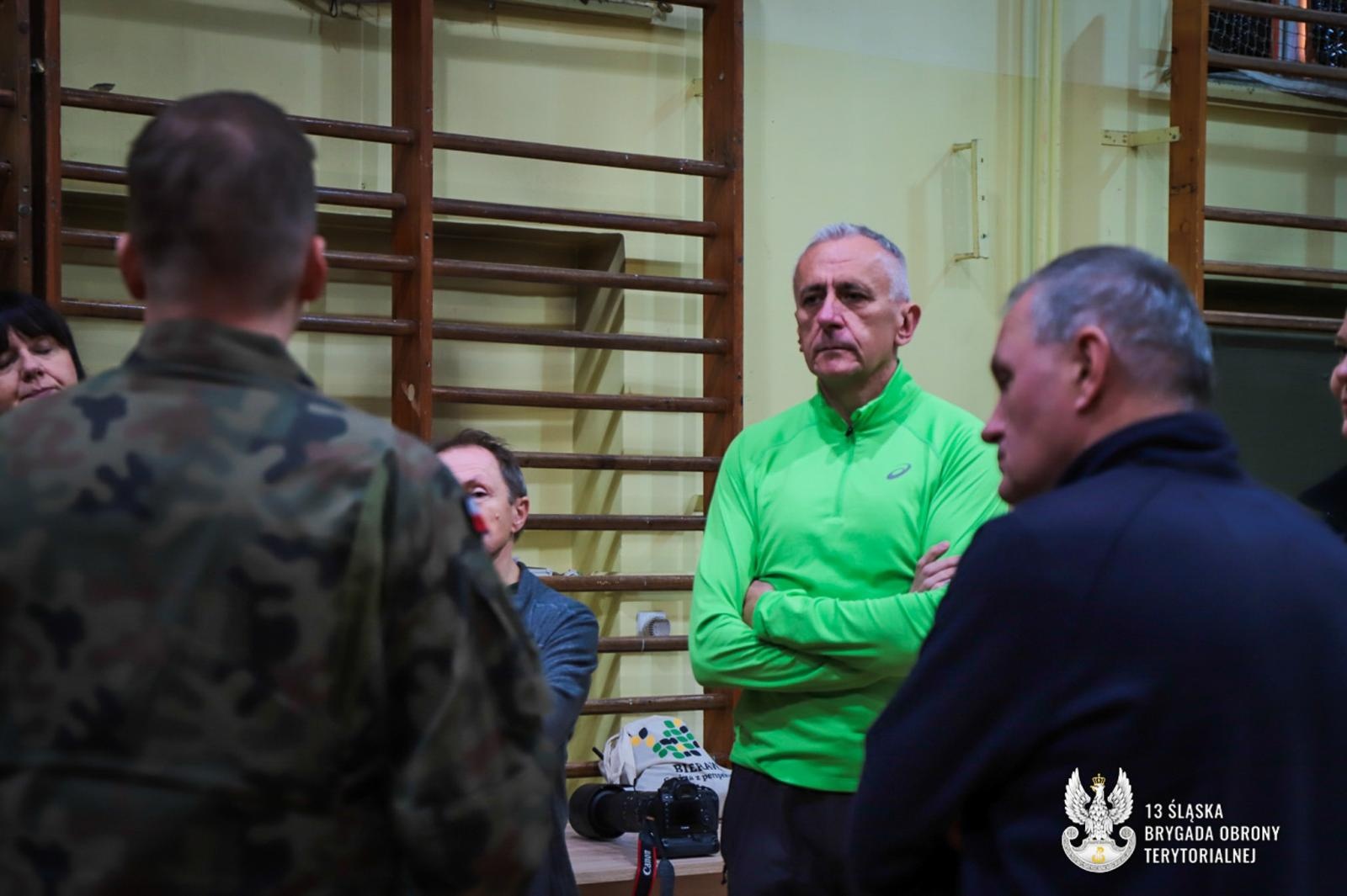Zdjęcie w galerii na portalu naszraciborz.pl: Kuźnia Raciborska: śląscy urzędnicy pod okiem żołnierzy 13. ŚBOT wiadomości z regionu