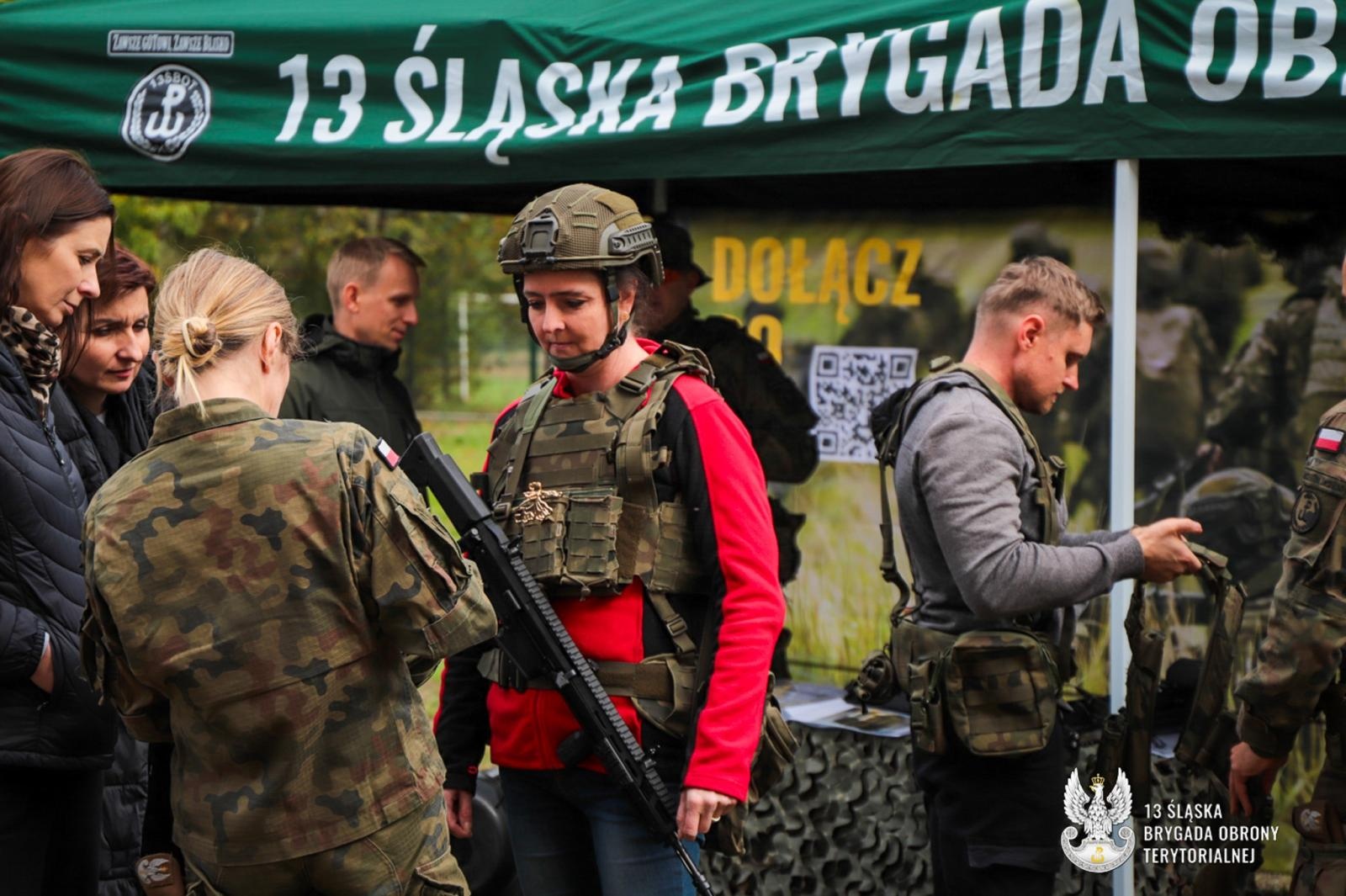 Zdjęcie w galerii na portalu naszraciborz.pl: Kuźnia Raciborska: śląscy urzędnicy pod okiem żołnierzy 13. ŚBOT wiadomości z regionu