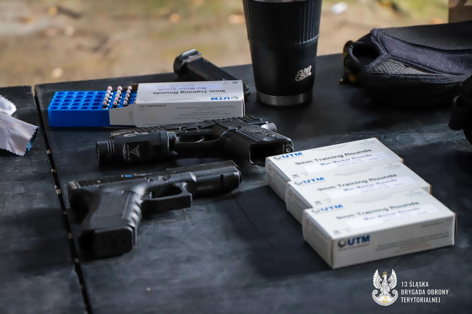 Zdjęcie w galerii na portalu naszraciborz.pl: Kuźnia Raciborska: śląscy urzędnicy pod okiem żołnierzy 13. ŚBOT wiadomości z regionu