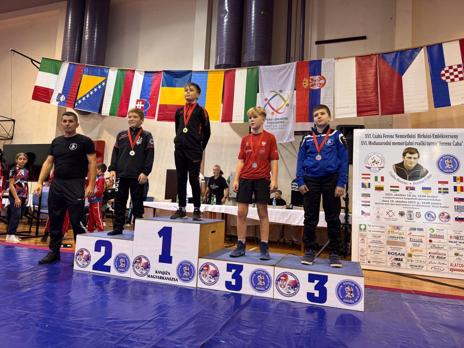 Zdjęcie w galerii na portalu naszraciborz.pl: Raciborscy zapaśnicy z medalami w Serbii! wiadomości z regionu