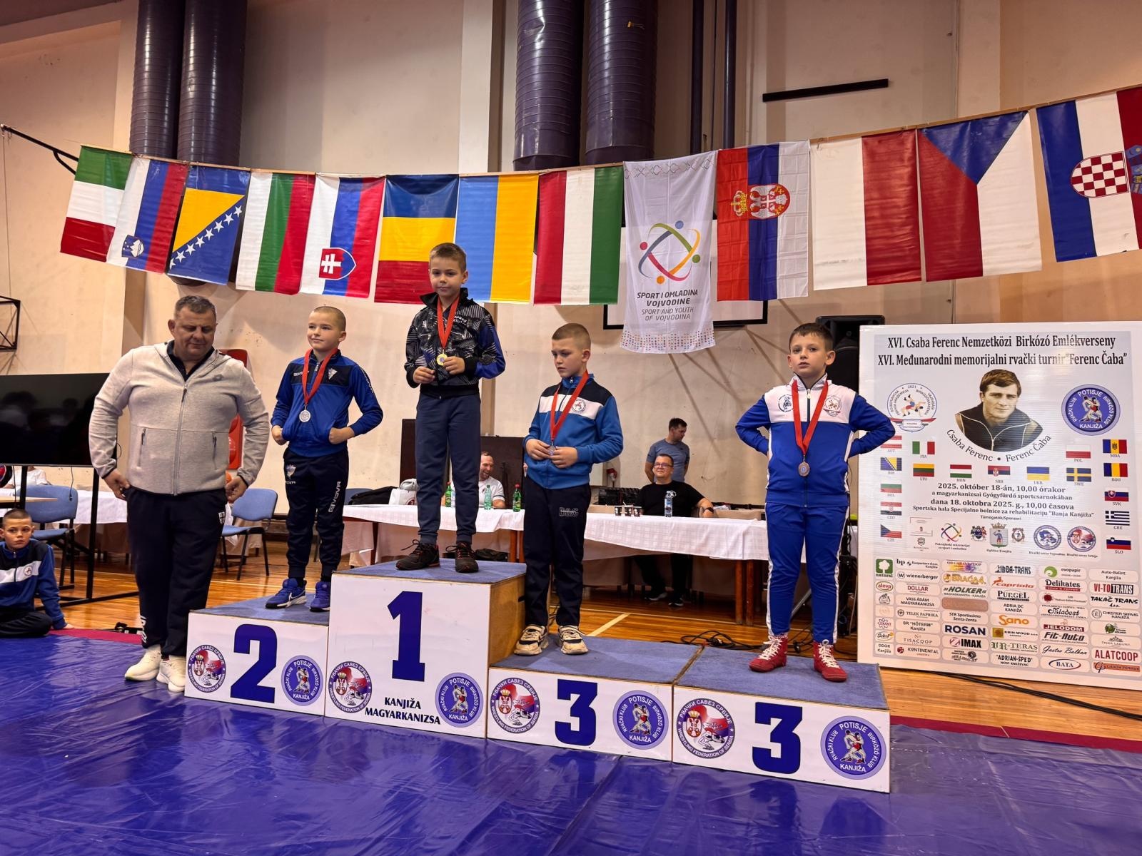 Zdjęcie w galerii na portalu naszraciborz.pl: Raciborscy zapaśnicy z medalami w Serbii! wiadomości z regionu