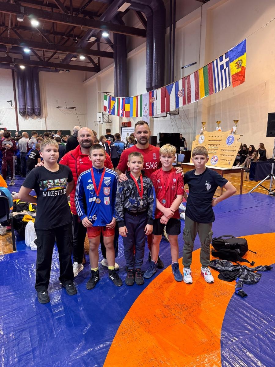 Zdjęcie w galerii na portalu naszraciborz.pl: Raciborscy zapaśnicy z medalami w Serbii! wiadomości z regionu