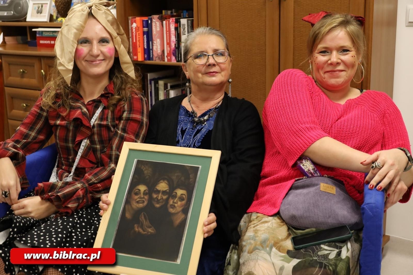 Zdjęcie w galerii na portalu naszraciborz.pl: Raz, dwa, trzy… Baba Jaga patrzy! Za nami Noc Bibliotek w Raciborzu wiadomości z regionu